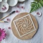 Pochoir Tourbillon de la collection Vibrations de Chou and Flowers