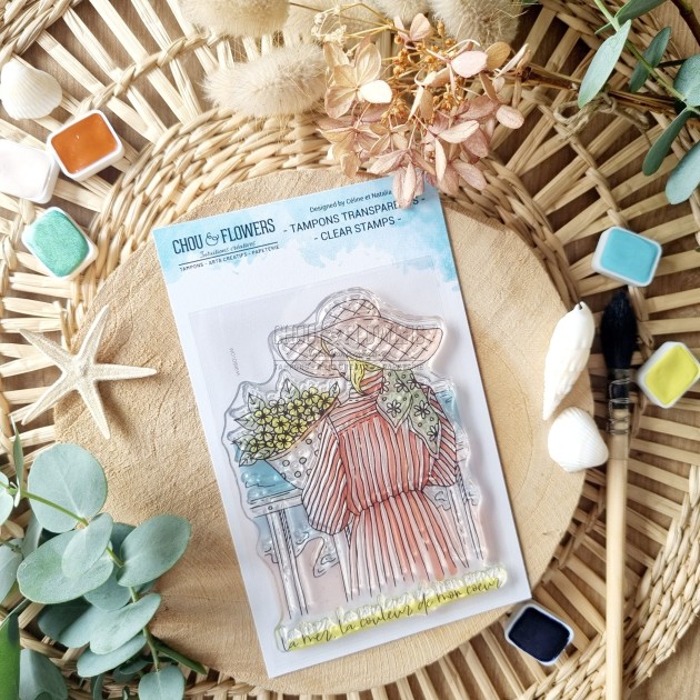 tampon clear Fille bord de mer de la collection Rêve azur de Chou & Flowers tampon clear Fille bord de mer de la collection Rêve azur de Chou & Flowers