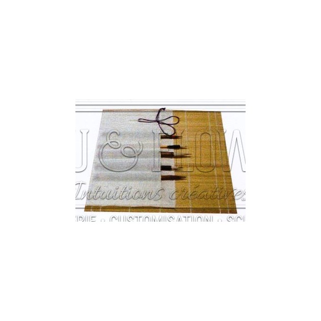 natte bambou pour rangement des pinceaux