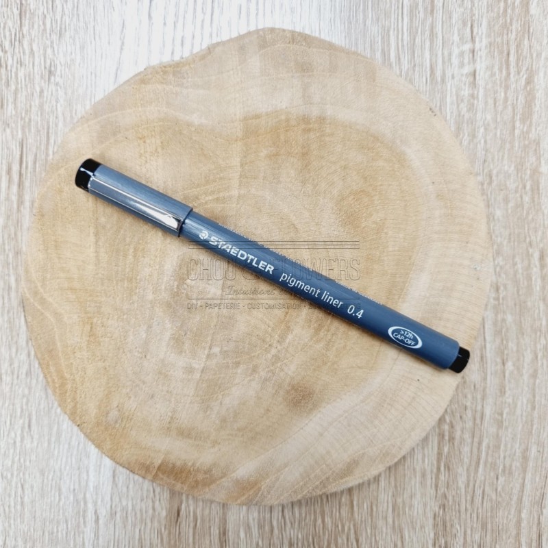 Feutre noir staedtler piment liner