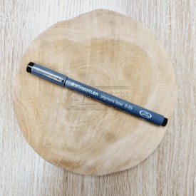 Feutre noir staedtler piment liner