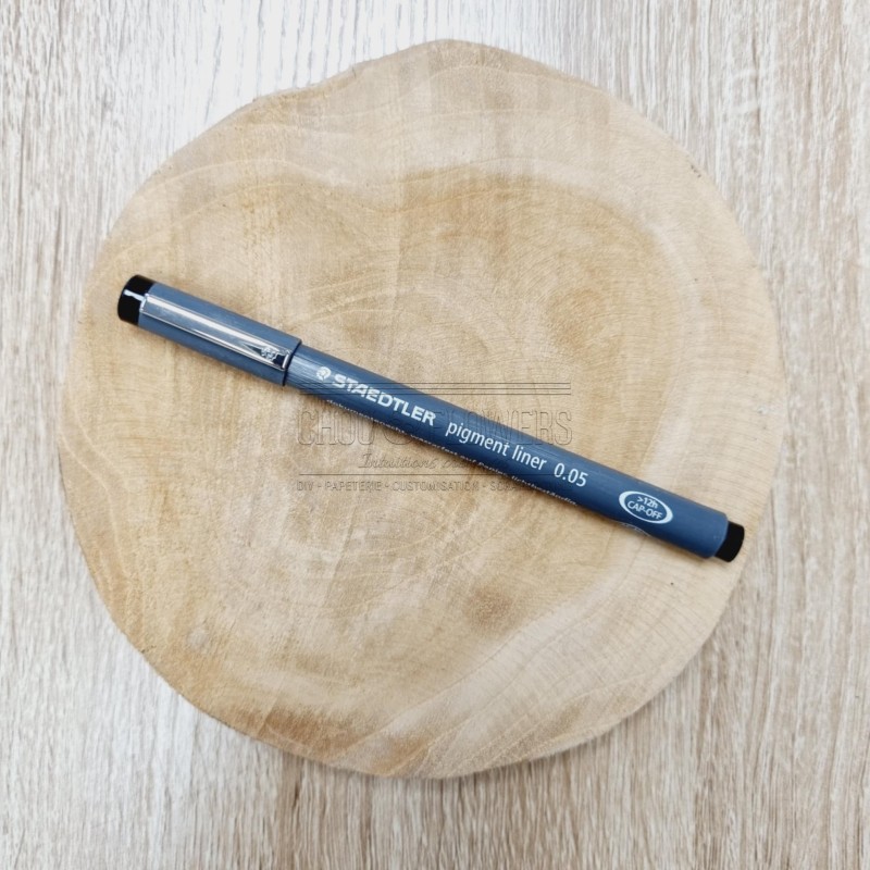 Feutre noir staedtler piment liner