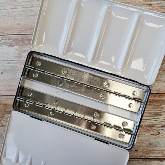 boîte pour ranger vos godets d'aquarelles