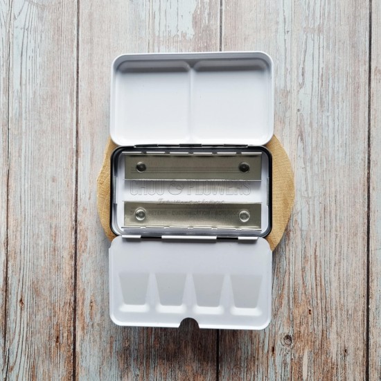 boîte pour ranger vos godets d'aquarelles